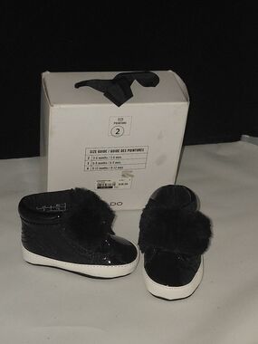 New SIZE 1 ALDO Kids Black Faux Fur High-Top Sneakers